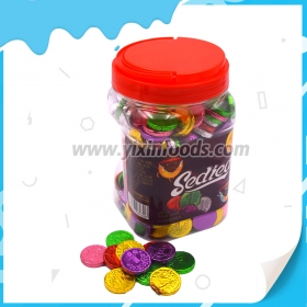 عملات الشوكولاتة في جرة